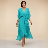 Monica – nesenstanti elegancija ir V formos iškirptė