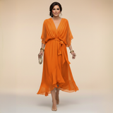 Monica – nesenstanti elegancija ir V formos iškirptė